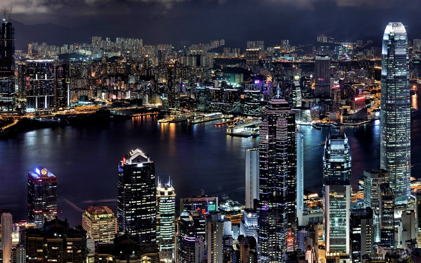 Небоскребы ночью обои