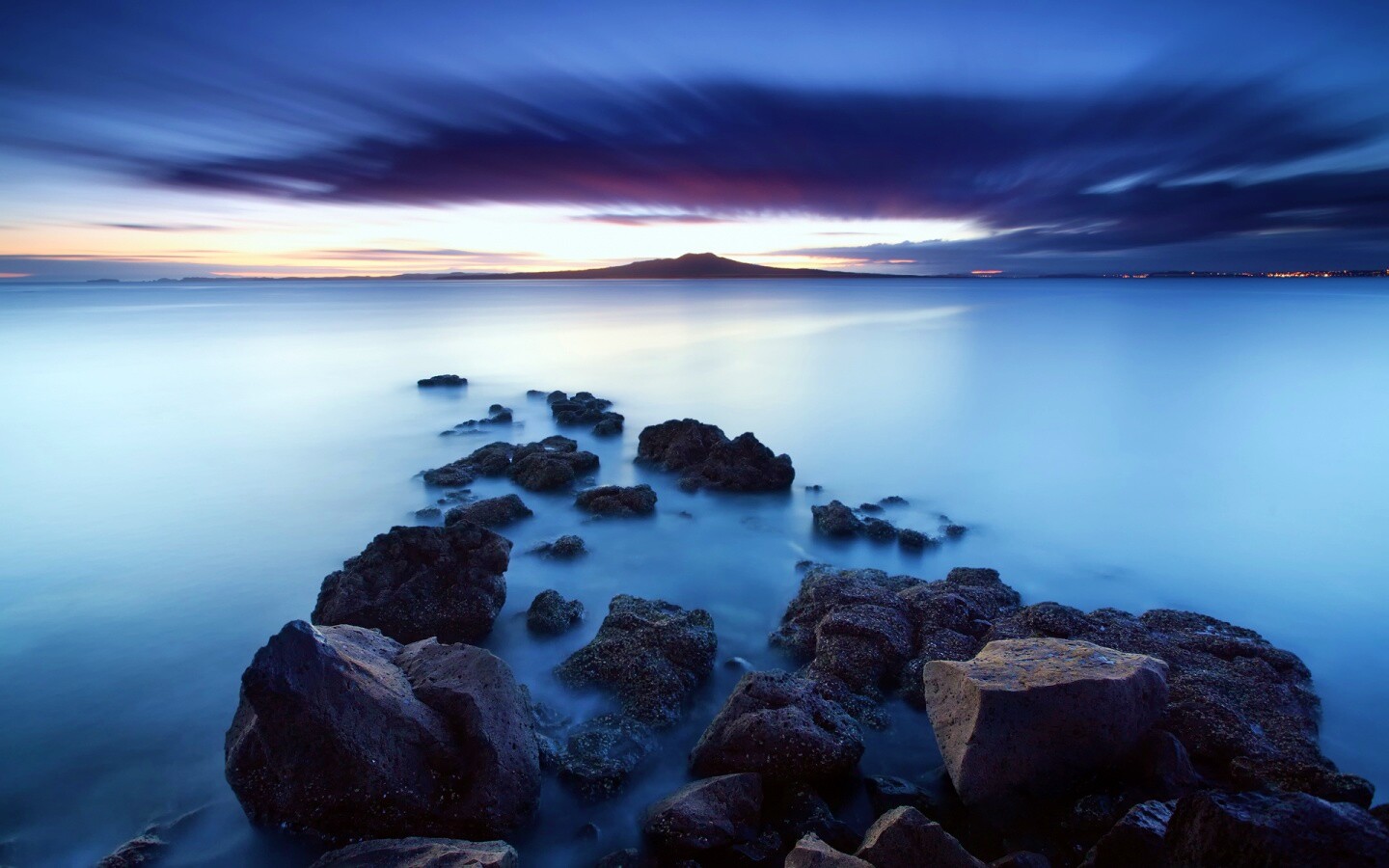 Озеро в тумане обои