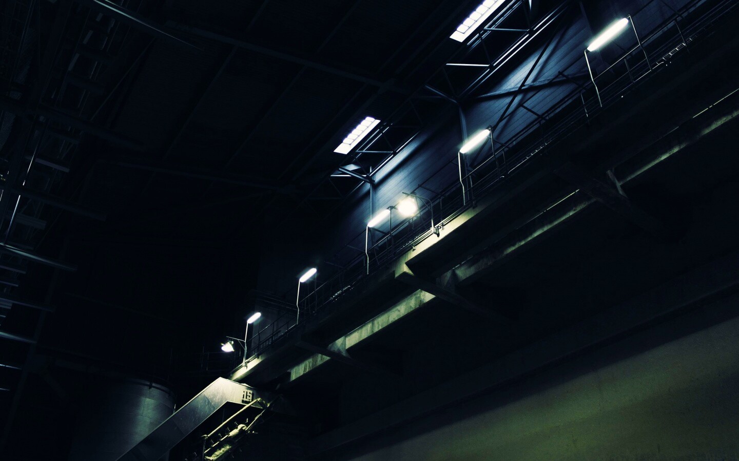 Платформа ночью обои