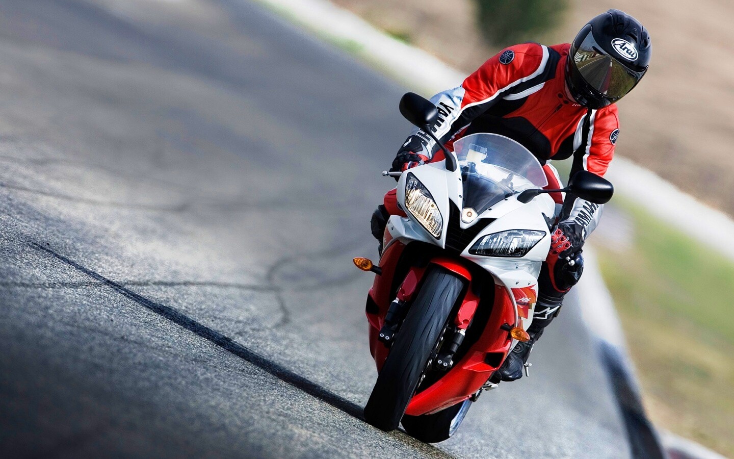 Мотоциклист на спортбайке обои