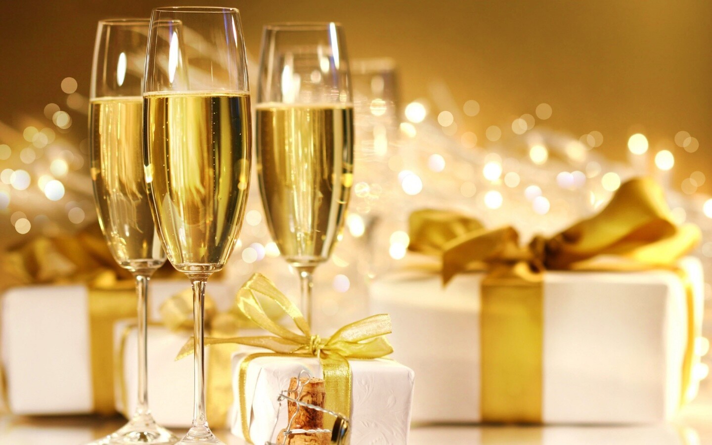 Бокалы с шампанским обои
