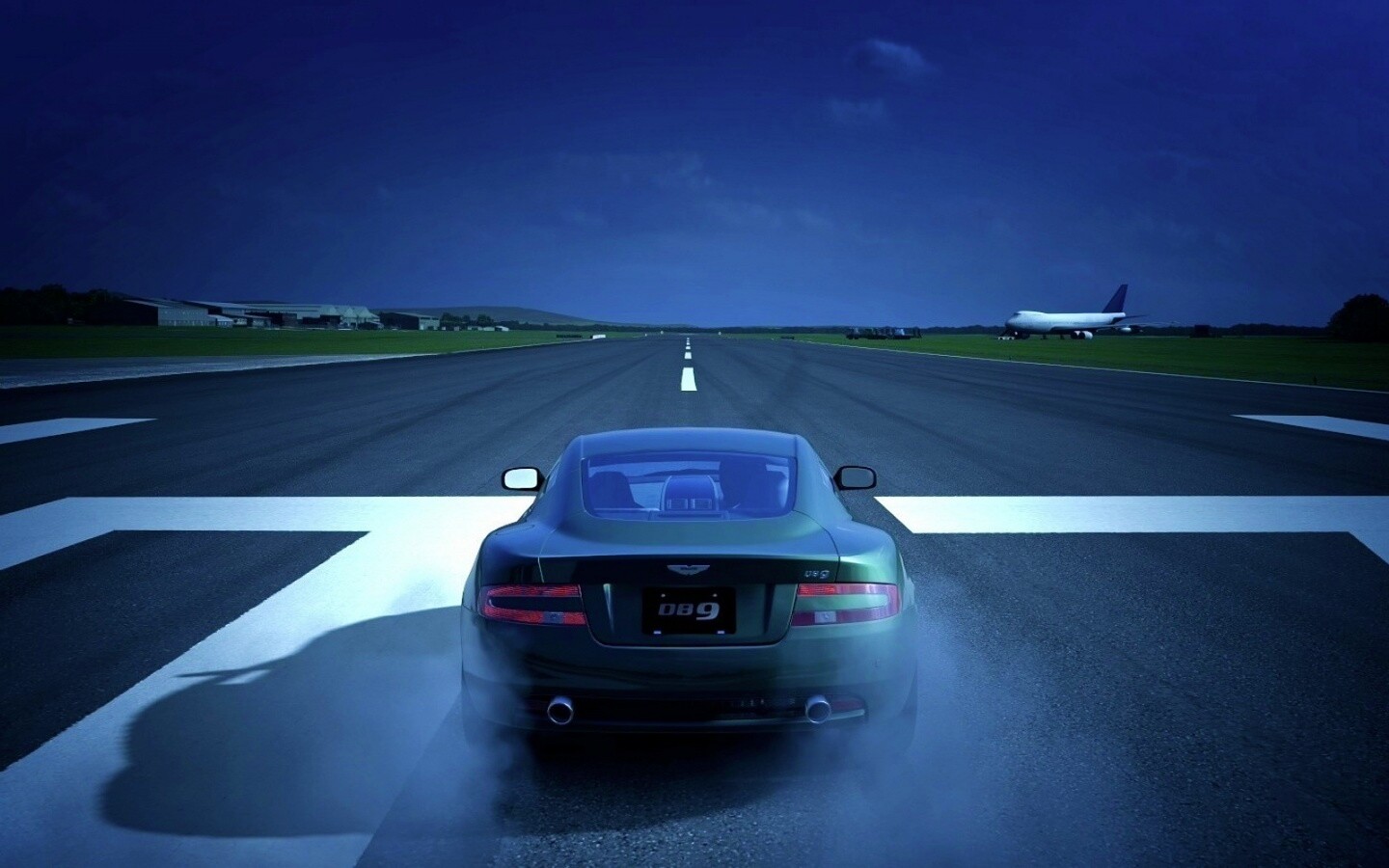 Aston на взлетной полосе обои