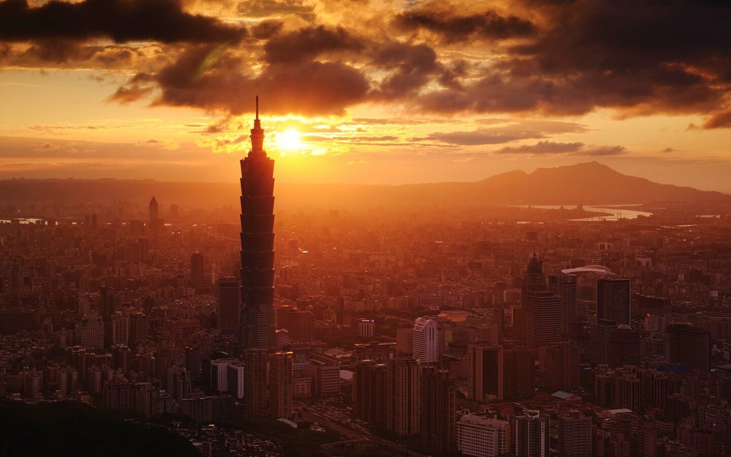 Башня на закате обои