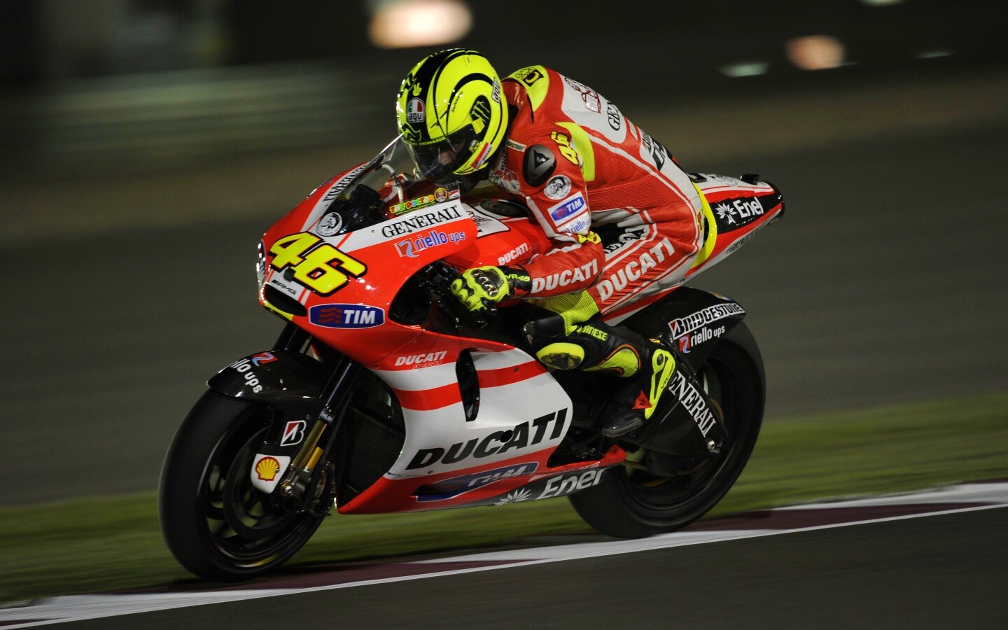 Мотоциклист на треке обои