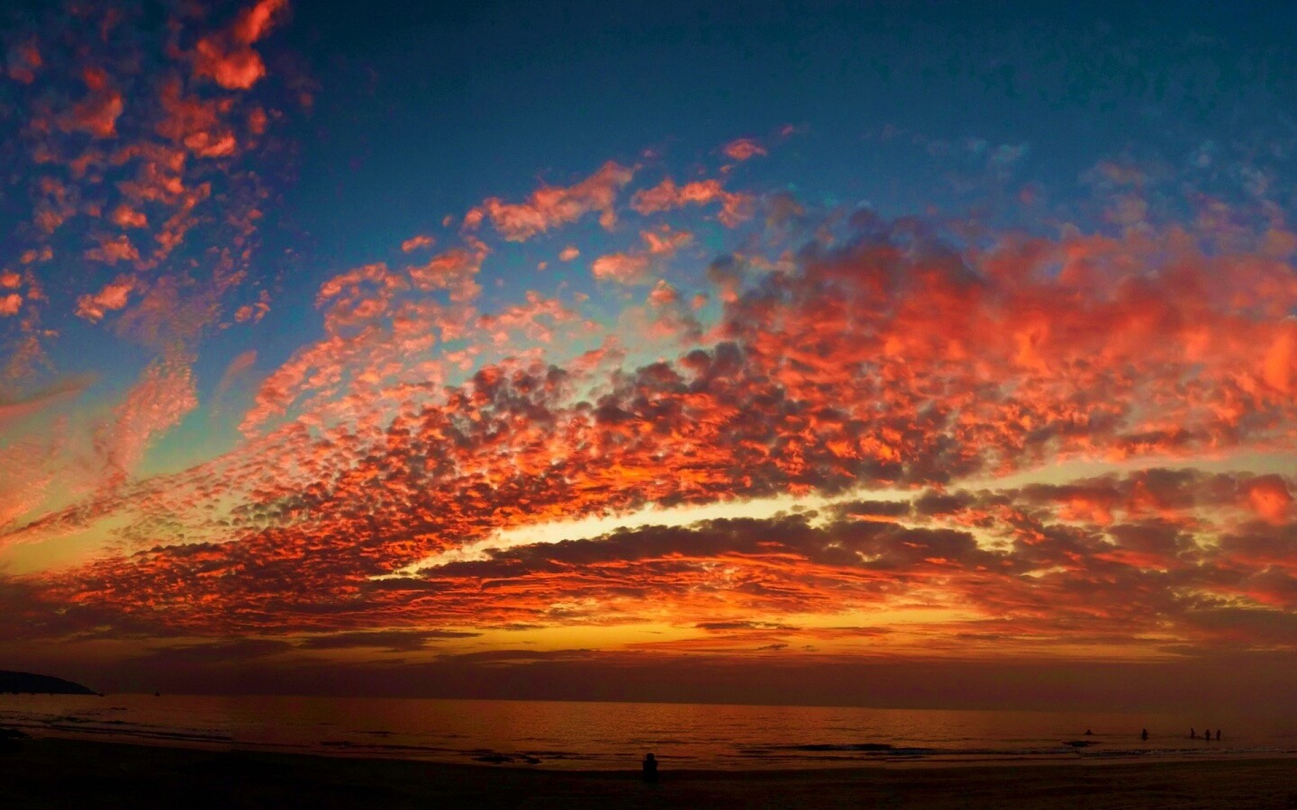 Изумитеьное закатное небо обои