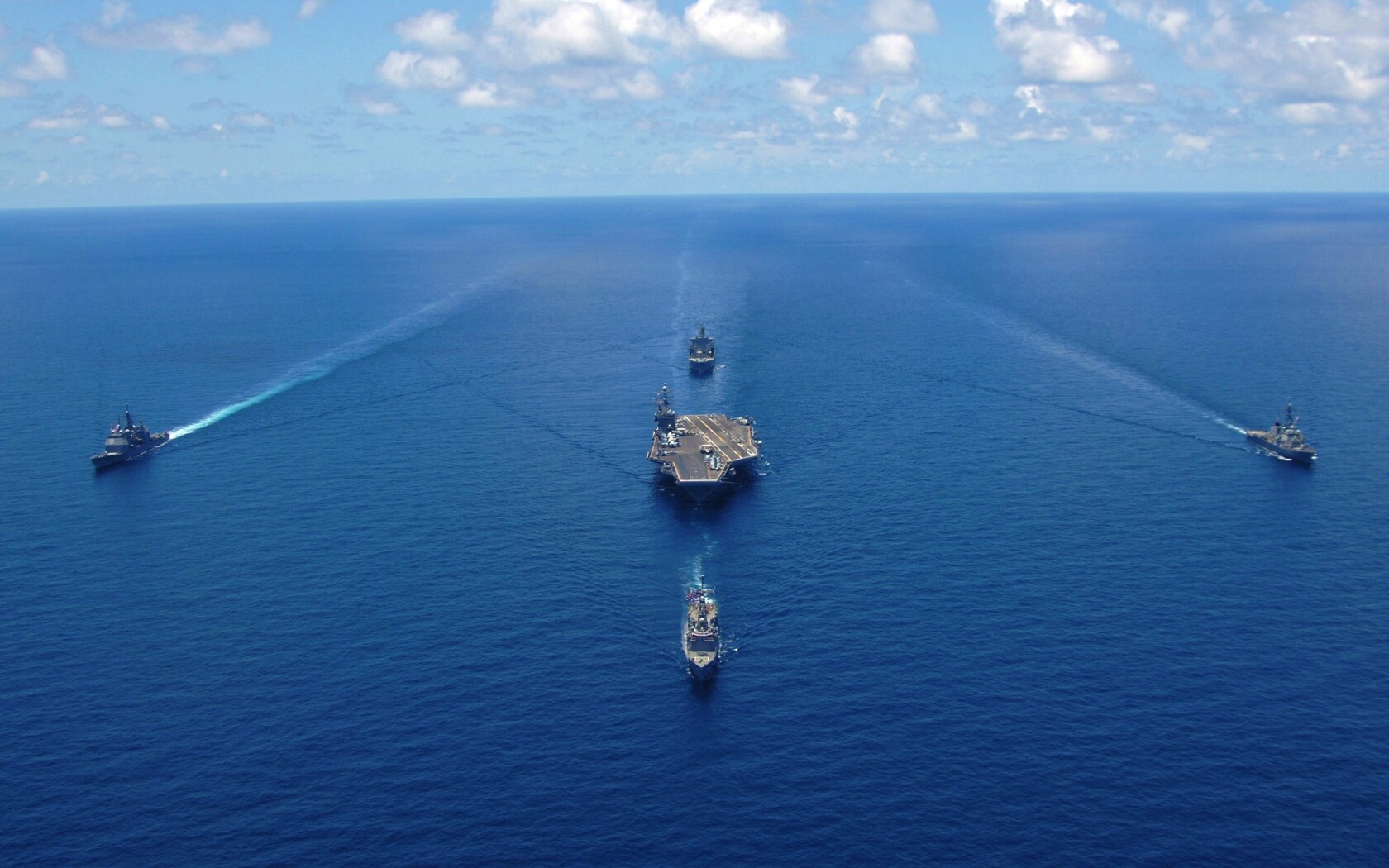 Авианосец с эскортом обои