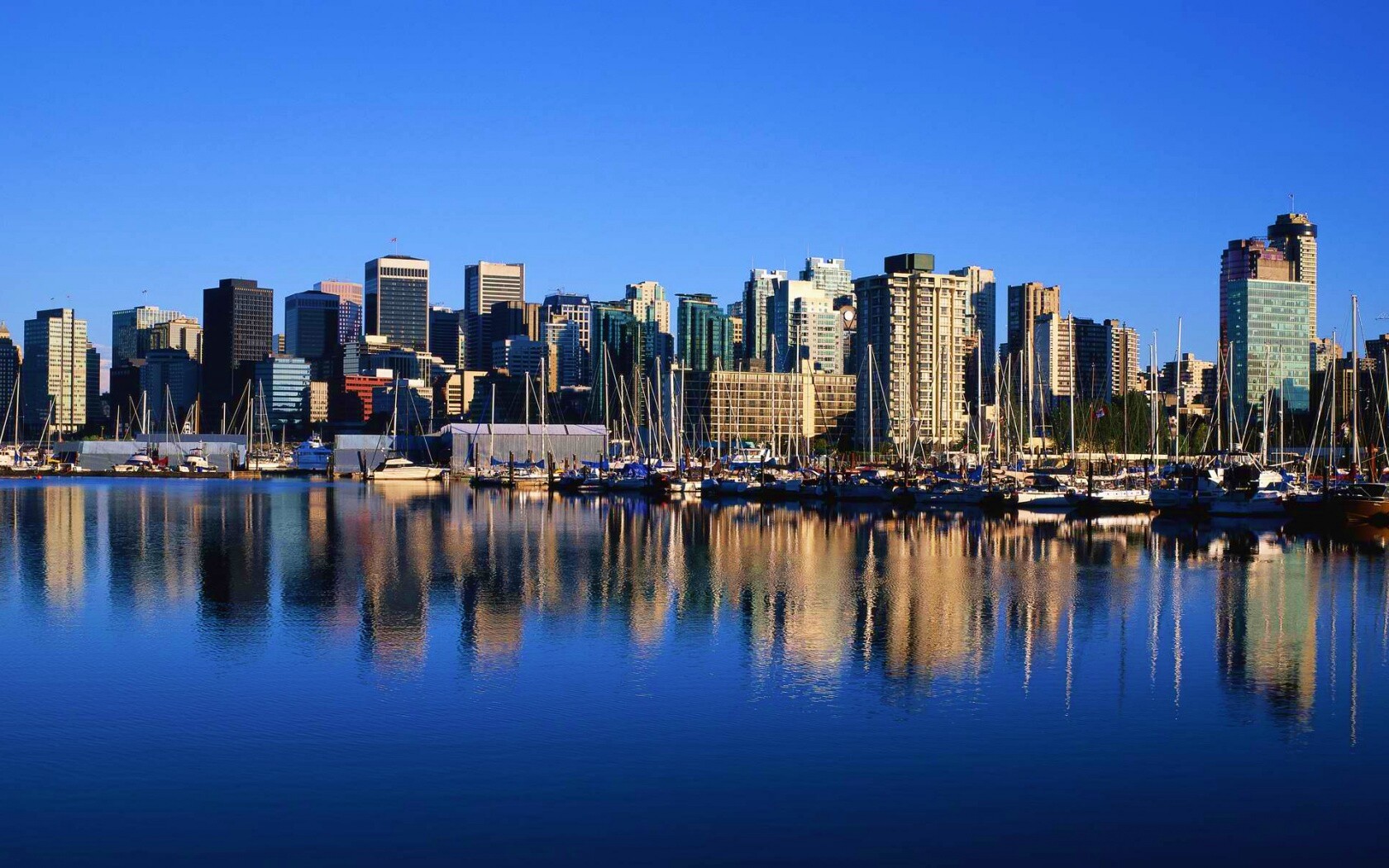 Город у воды обои