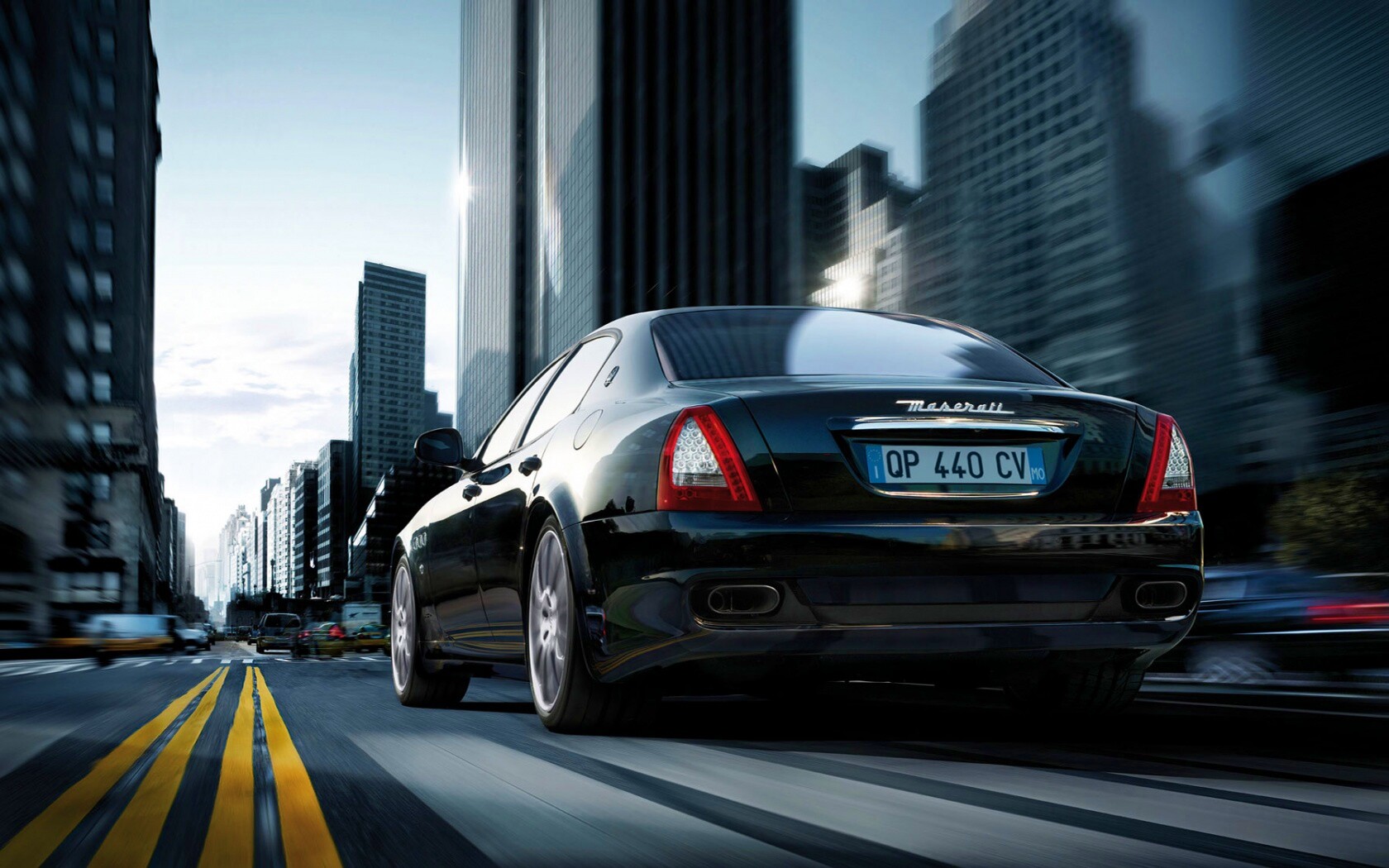 Maserati Quattroporte в городе обои