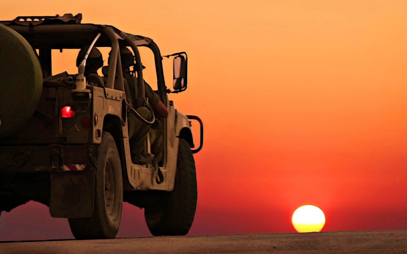 Военный Hammer обои