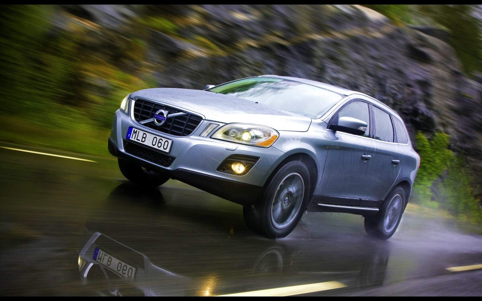 Кроссовер Вольво обои
