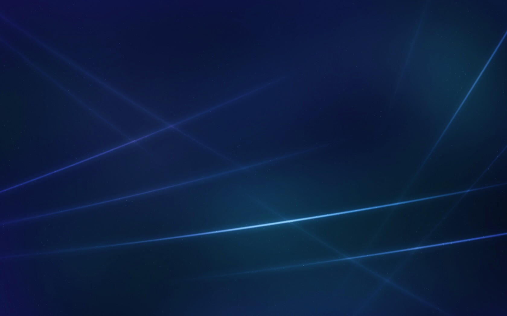 Лучи света на тёмно-синем фоне обои
