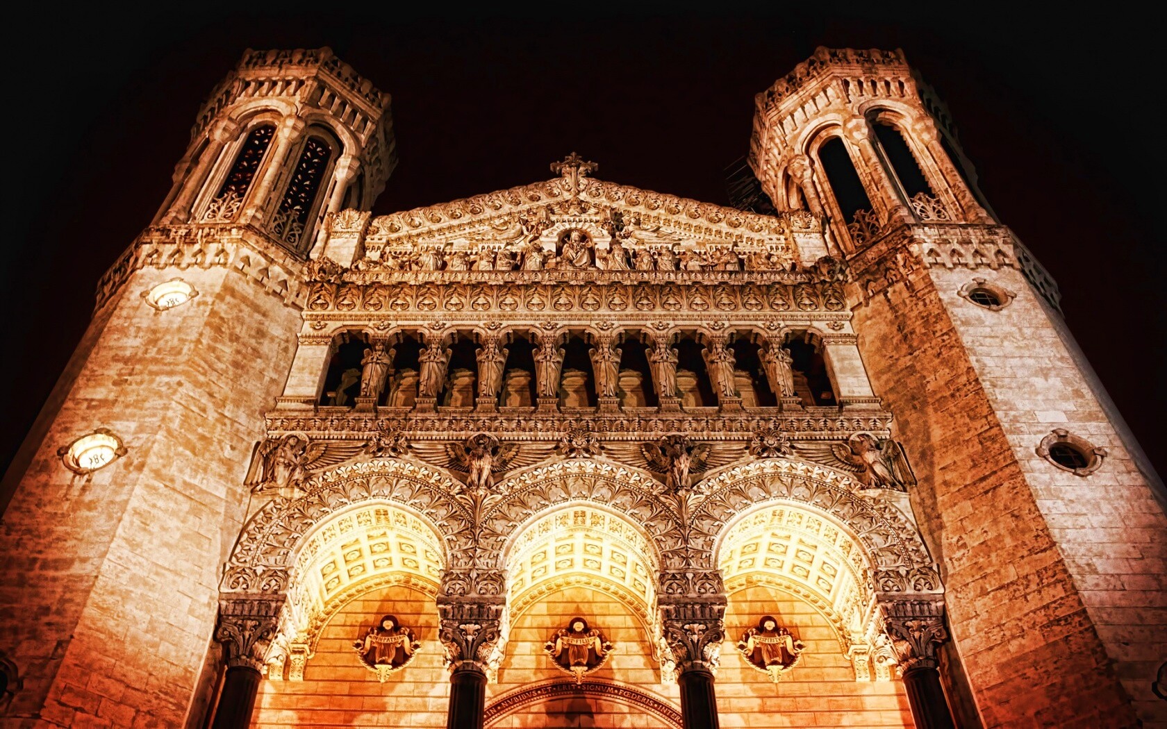 Базилика Нотр-Дам-де-Фурвьер обои