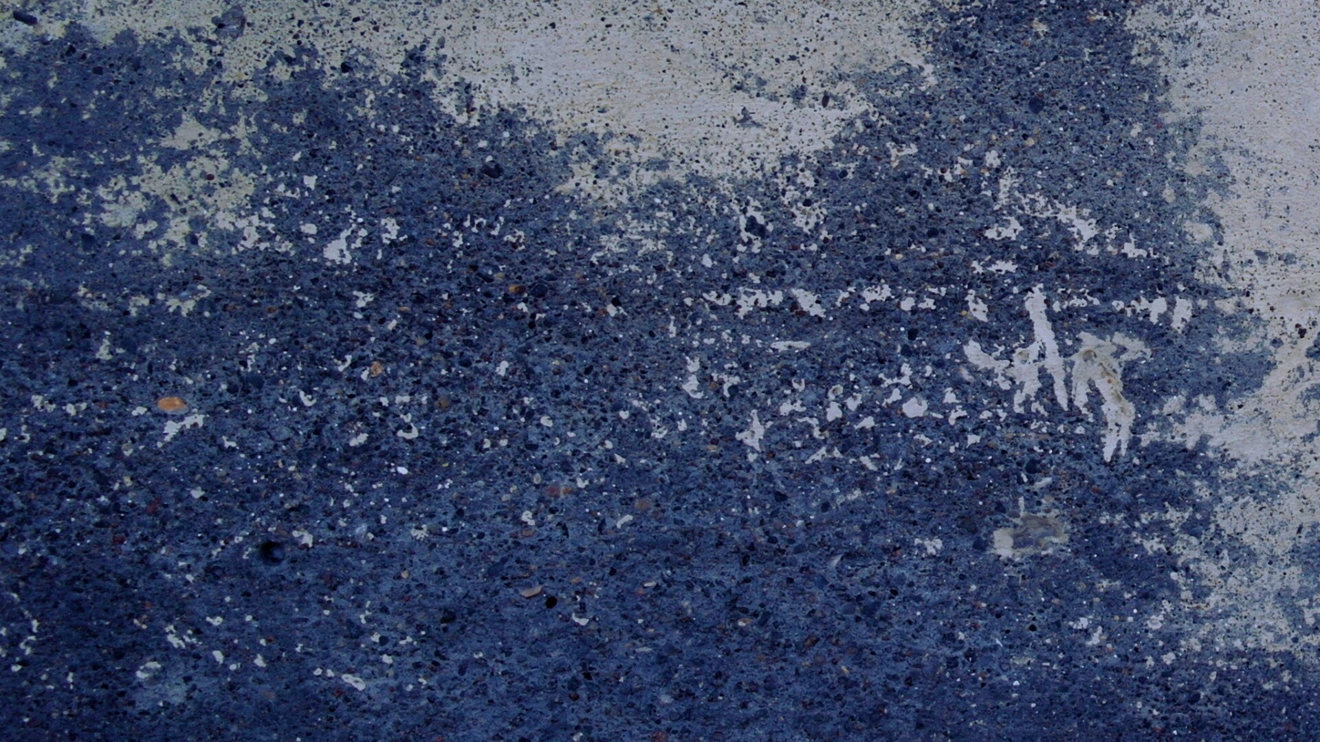 Бетонный пол с налетом белой краски обои