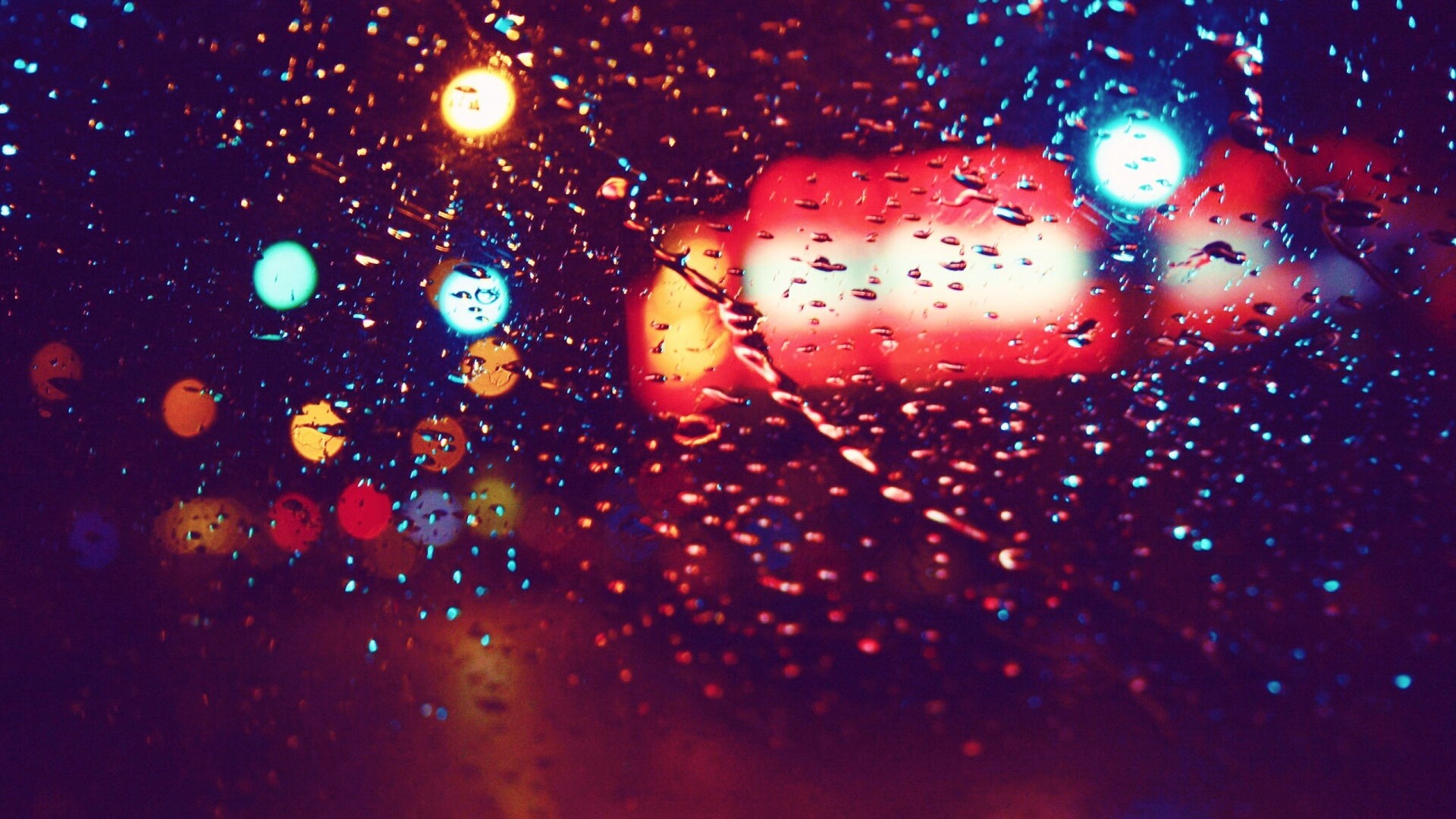 Дождь на стекле обои