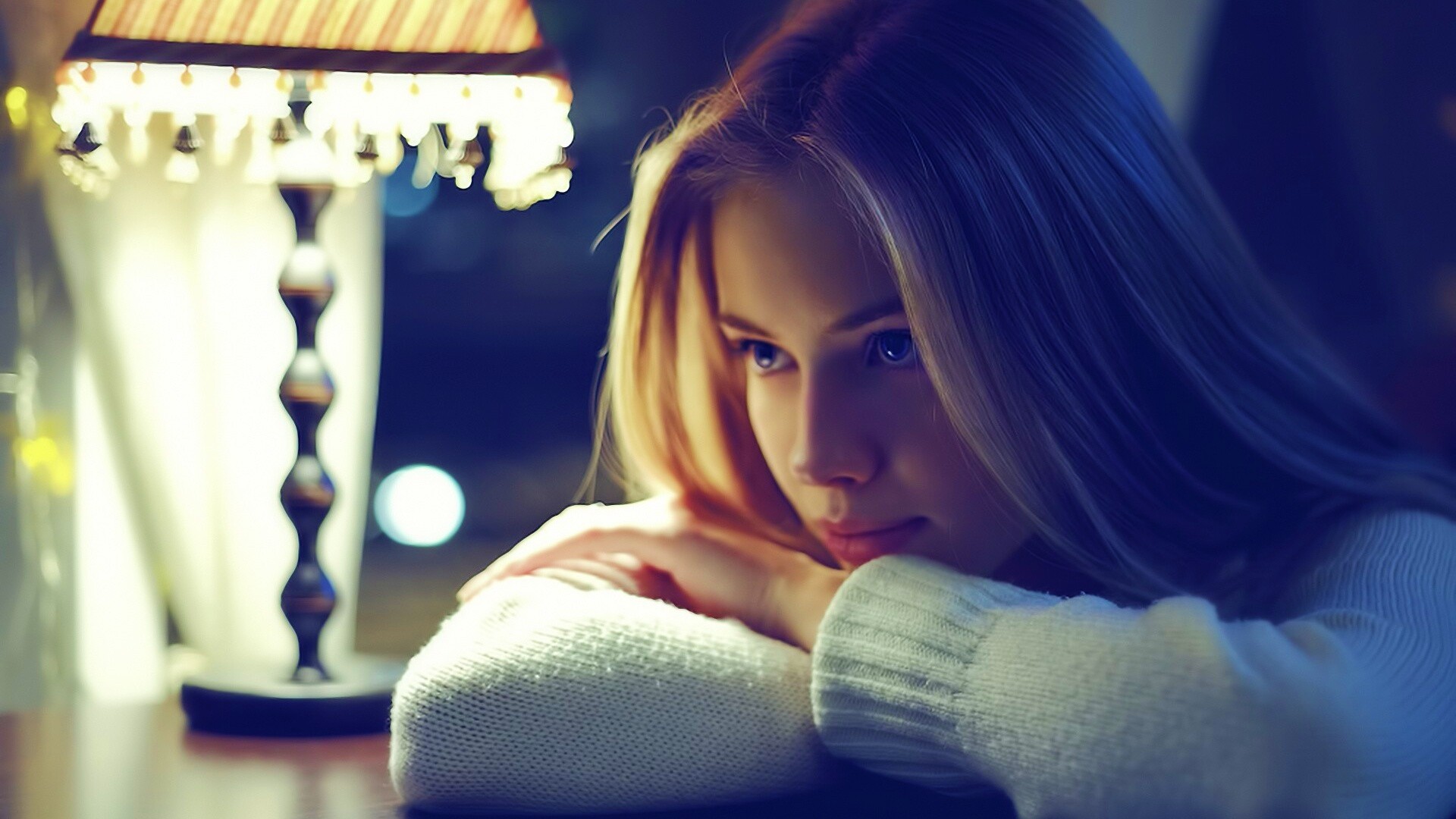 Задумалась обои