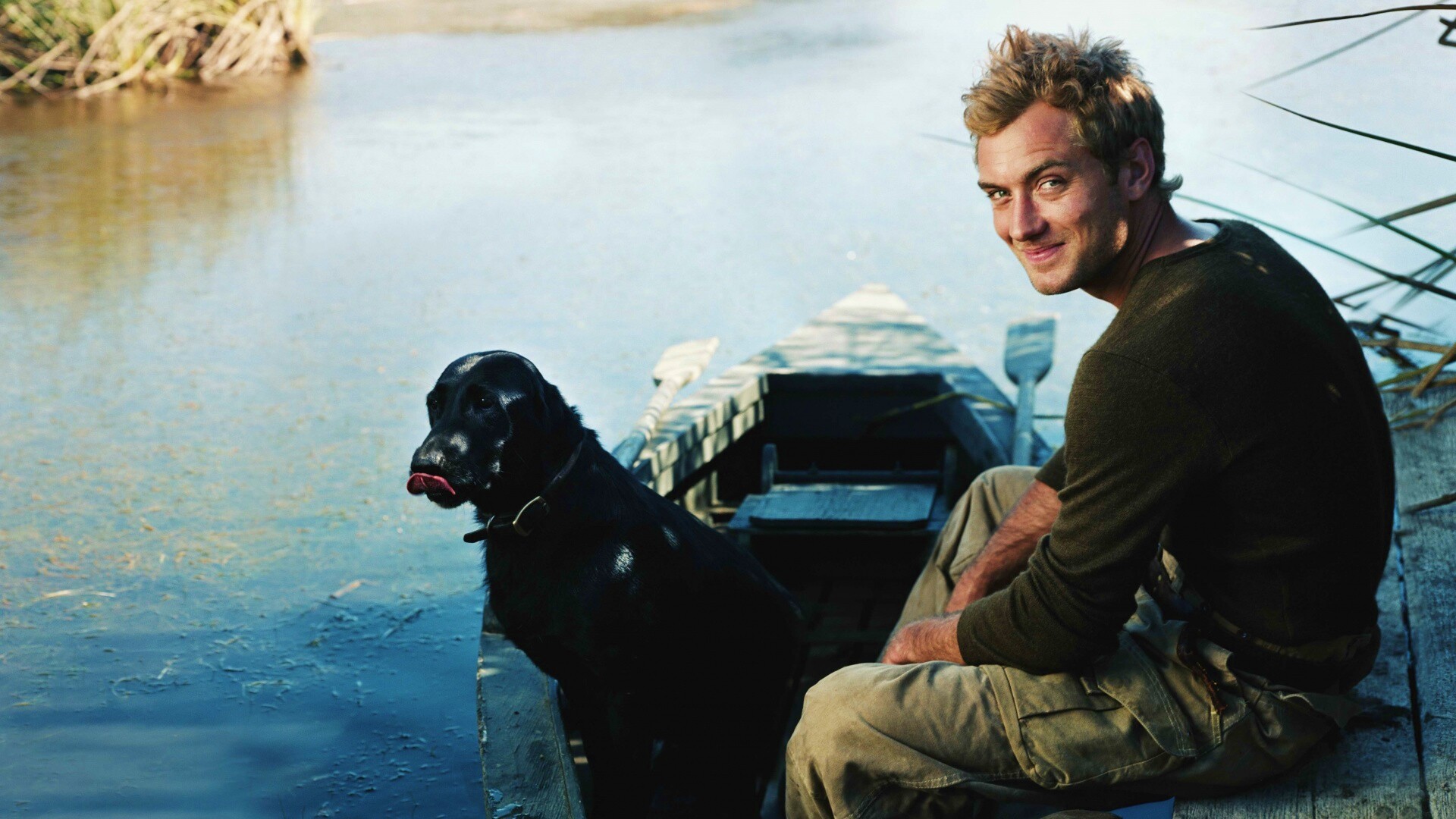 Джуд Лоу на лодке обои