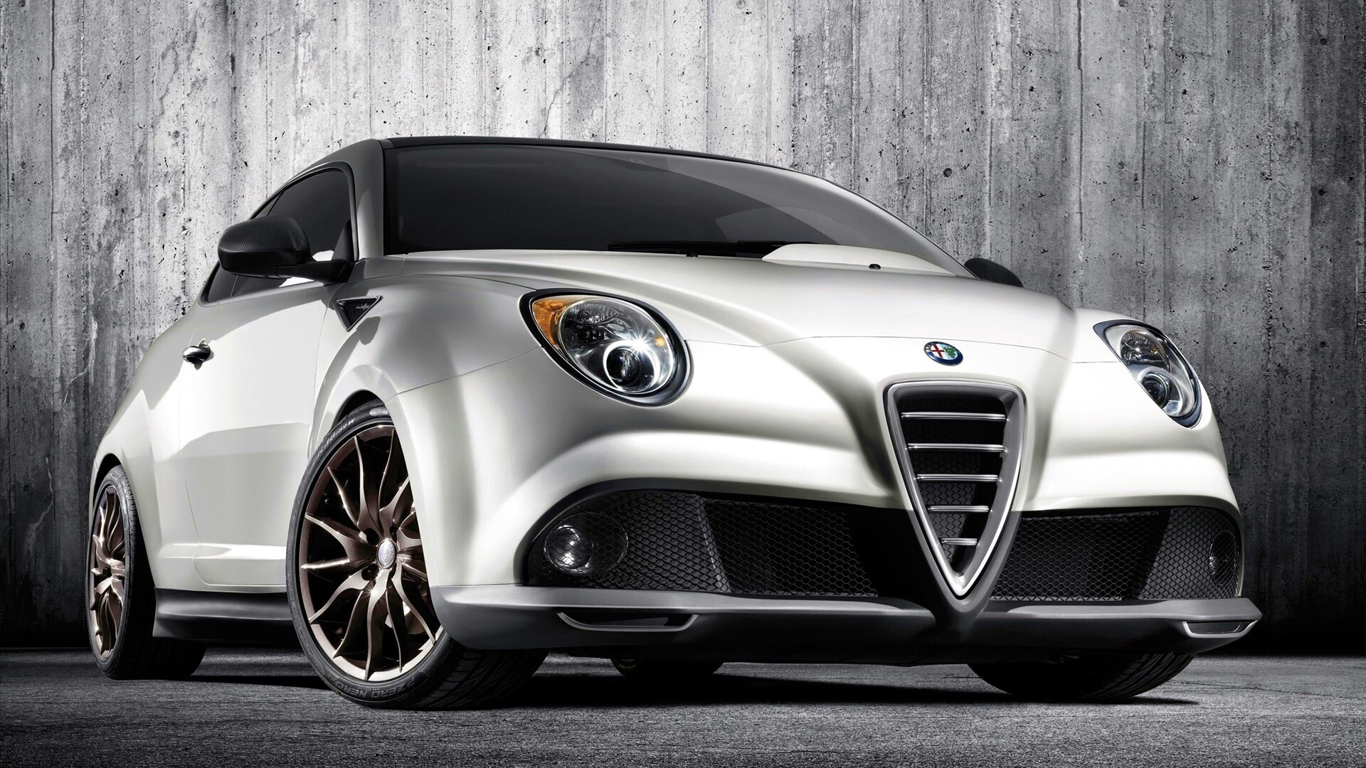 Alfa-Romeo вид спереди обои