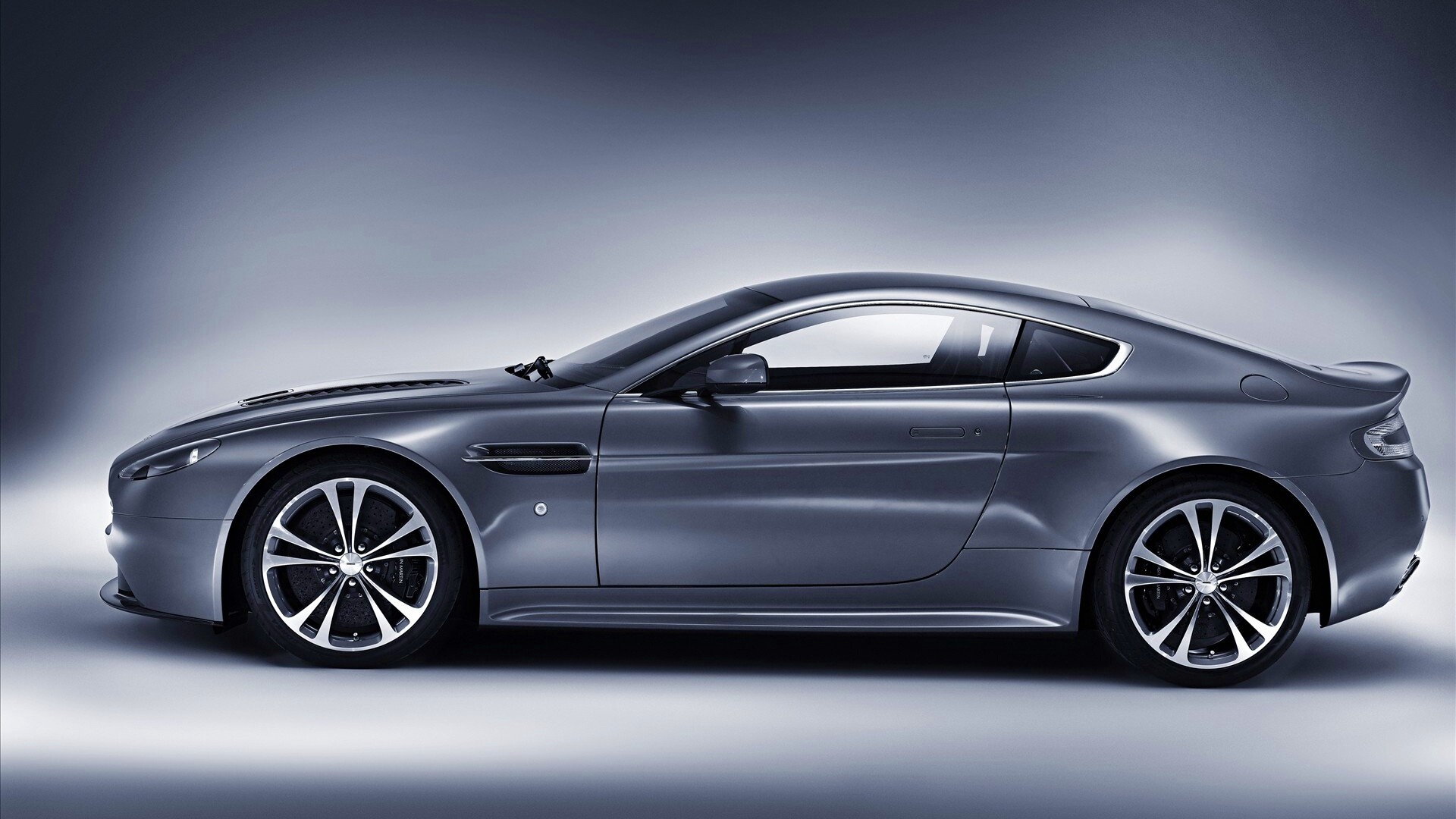 Астон Мартин обои