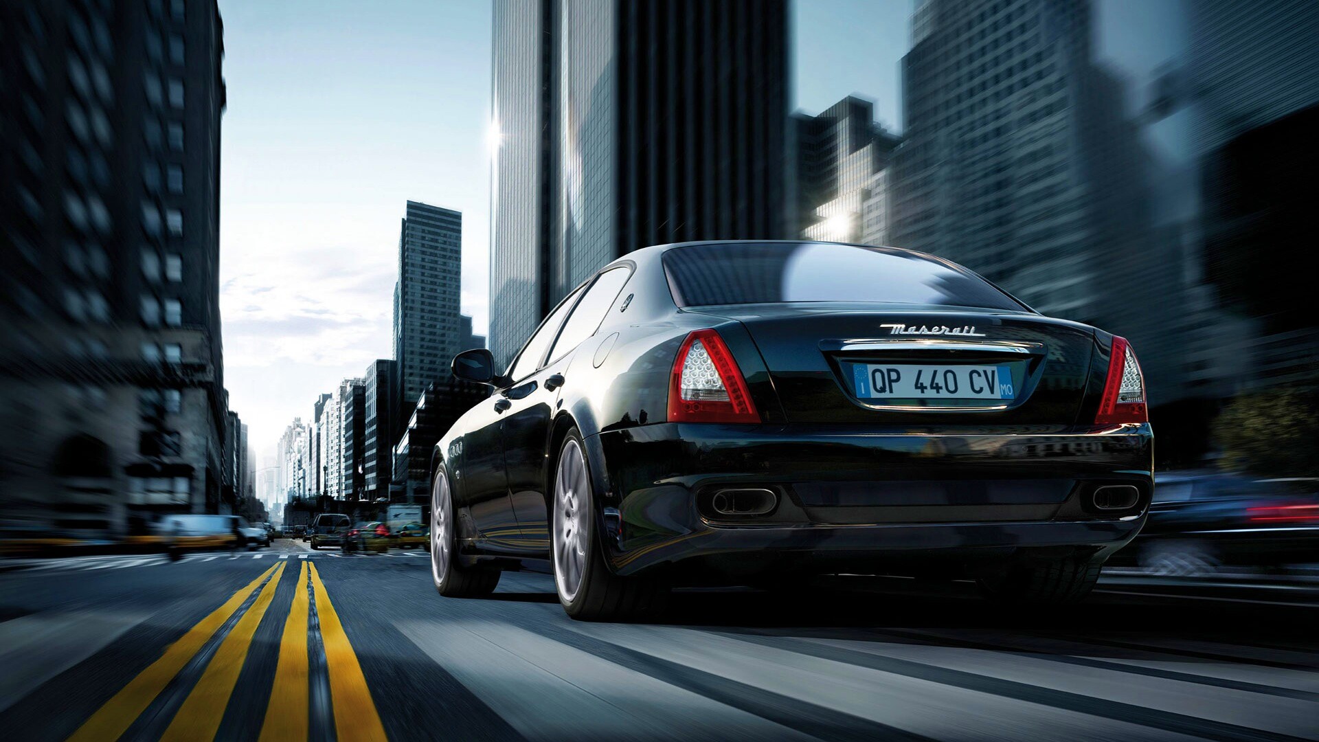 Maserati Quattroporte в городе обои