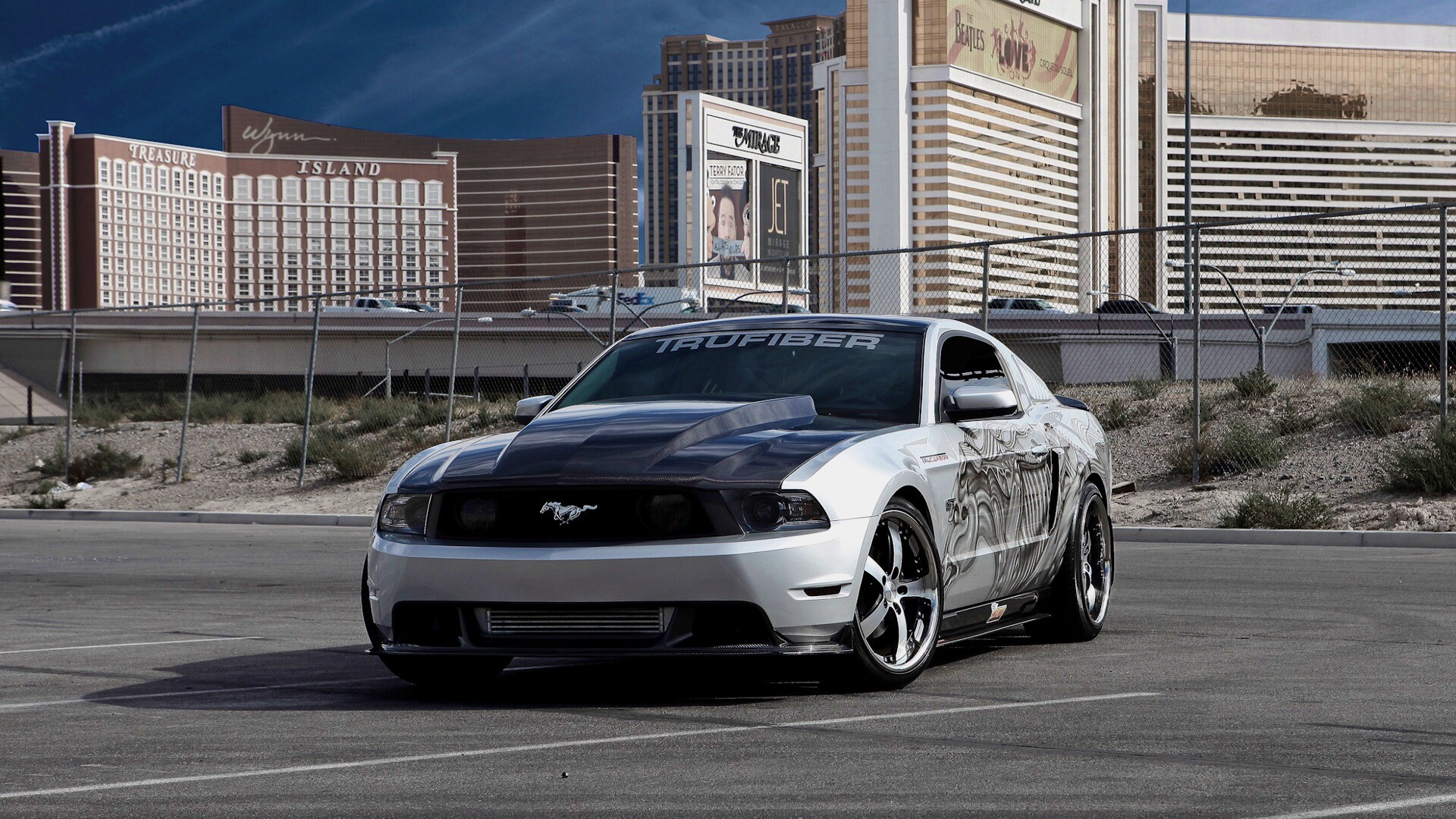 Тюнингованный Форд Мустанг обои