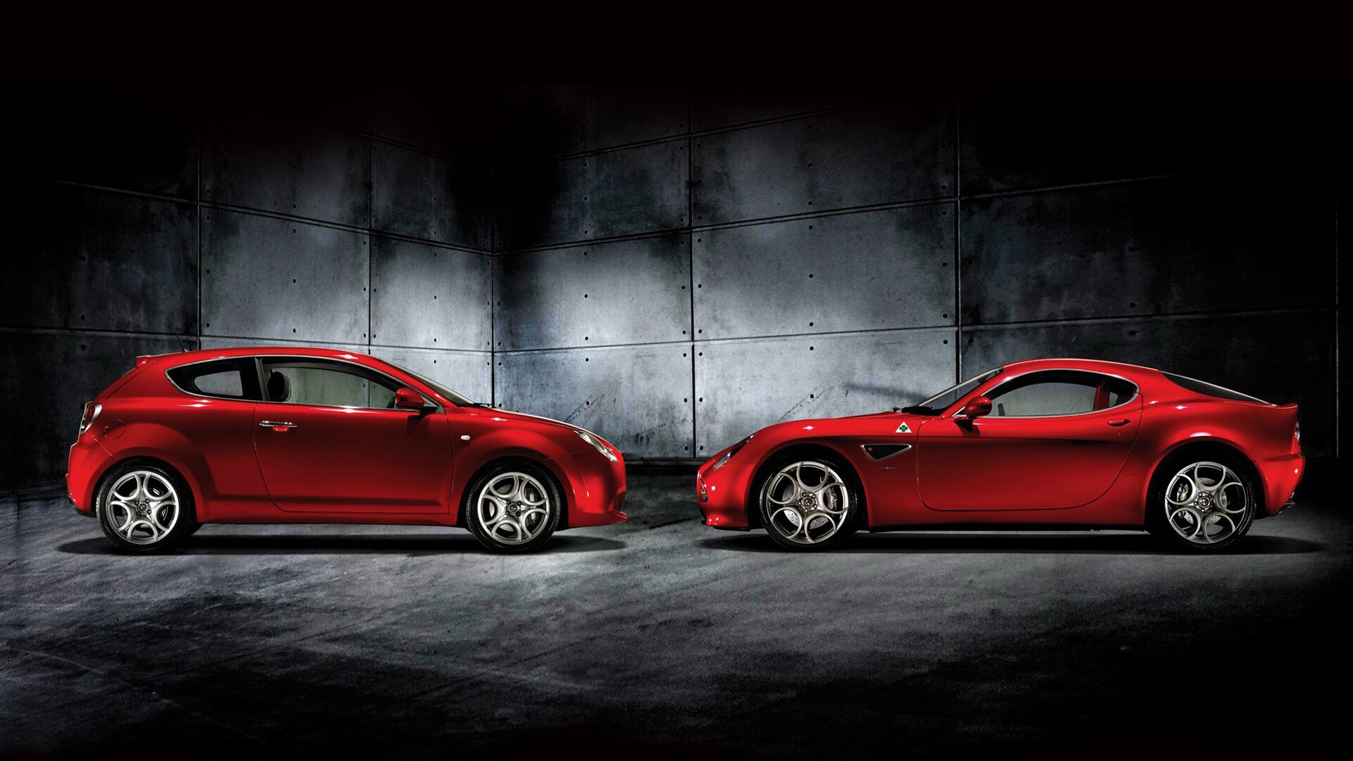 Два альфа ромео с разными кузовами обои