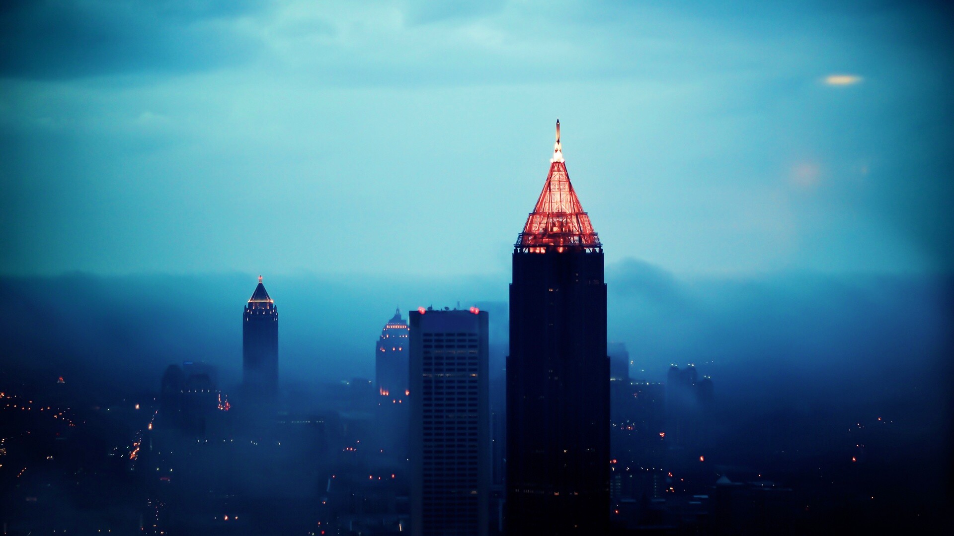 Небоскребы в тумане обои