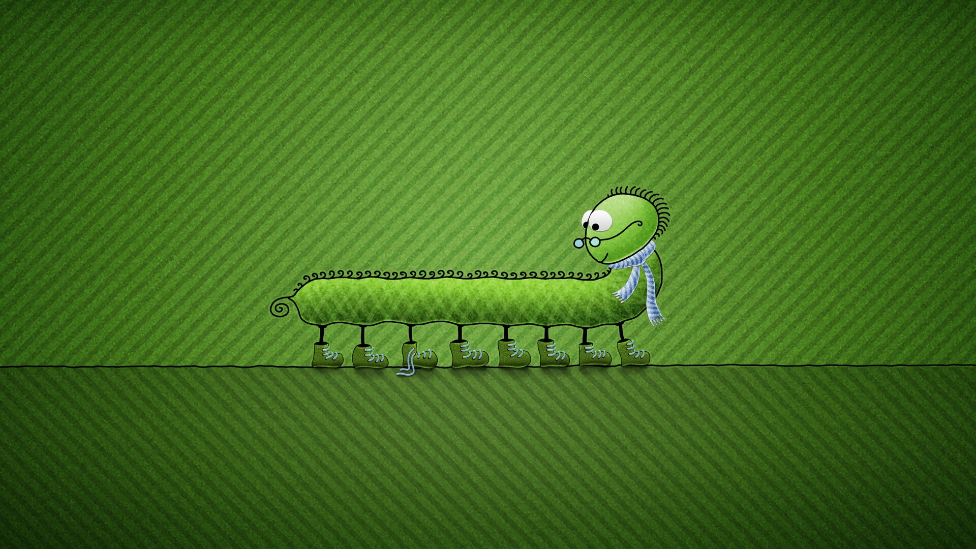 Гусеница в ботинках обои