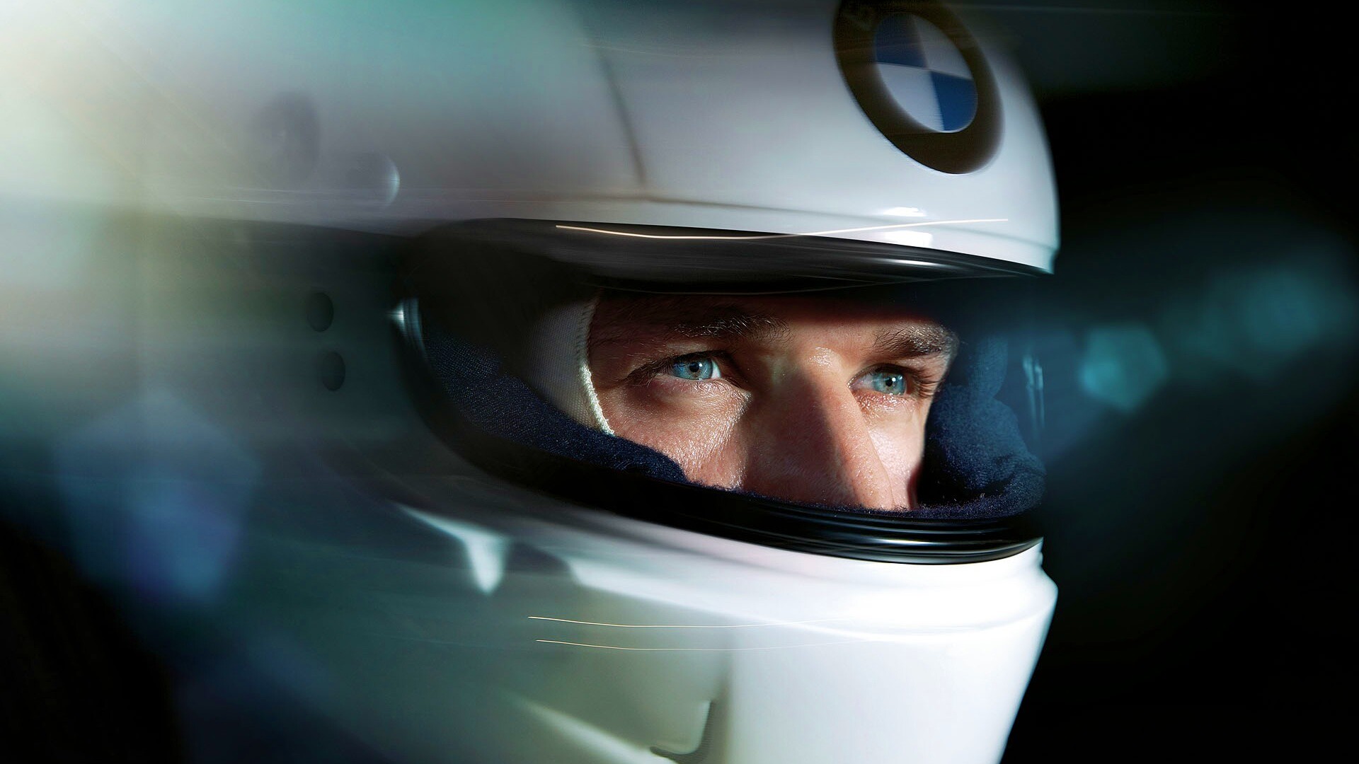 Гонщик BMW обои