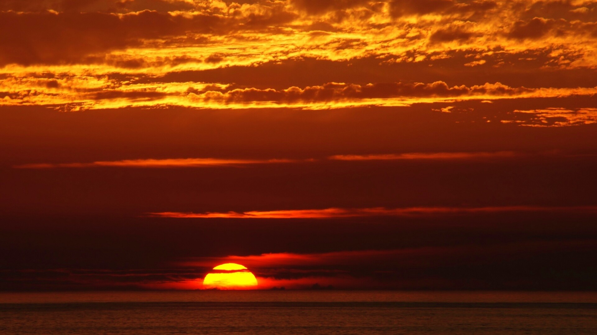 Закат в море обои