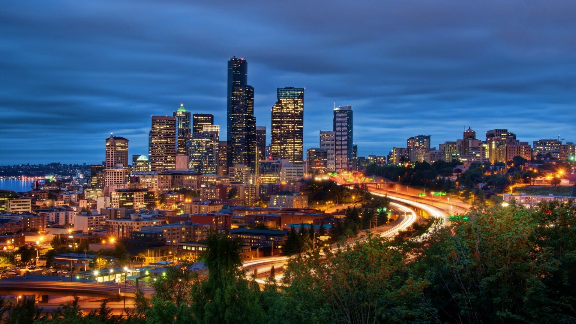 Город вдали обои