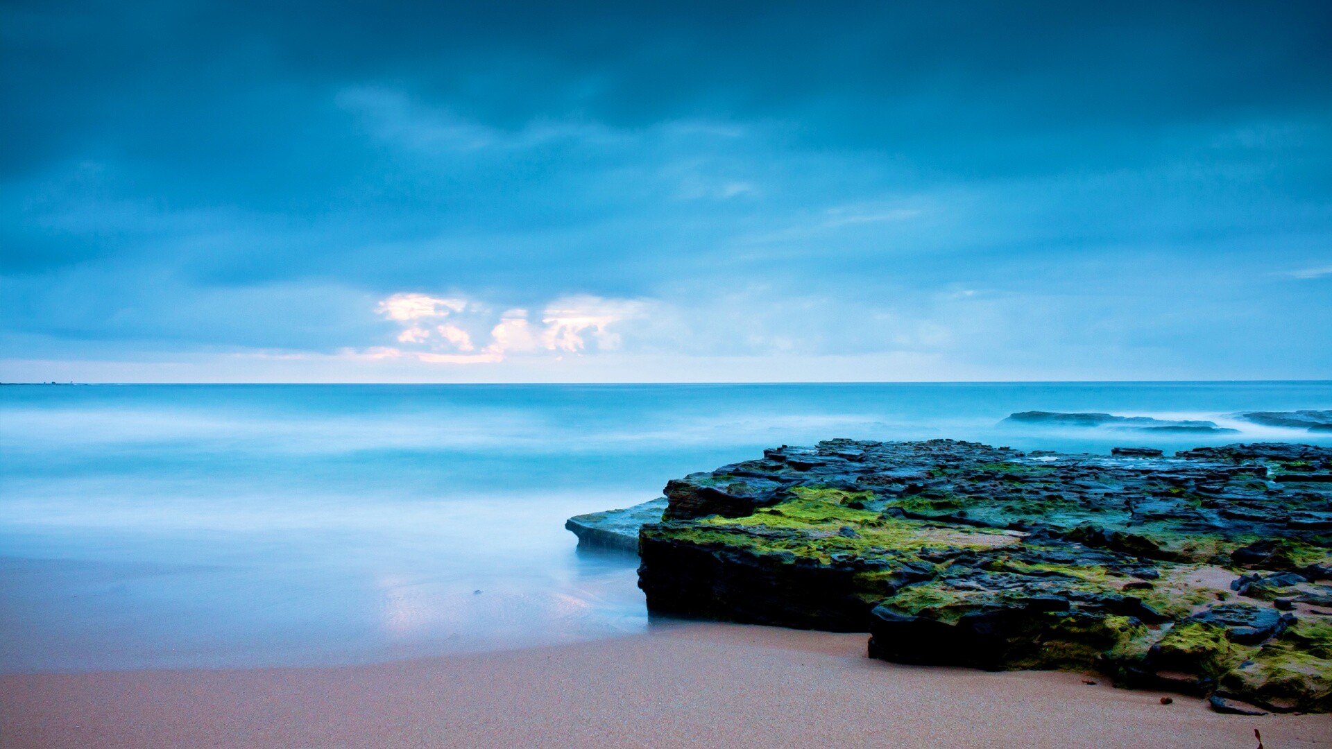 На берегу обои