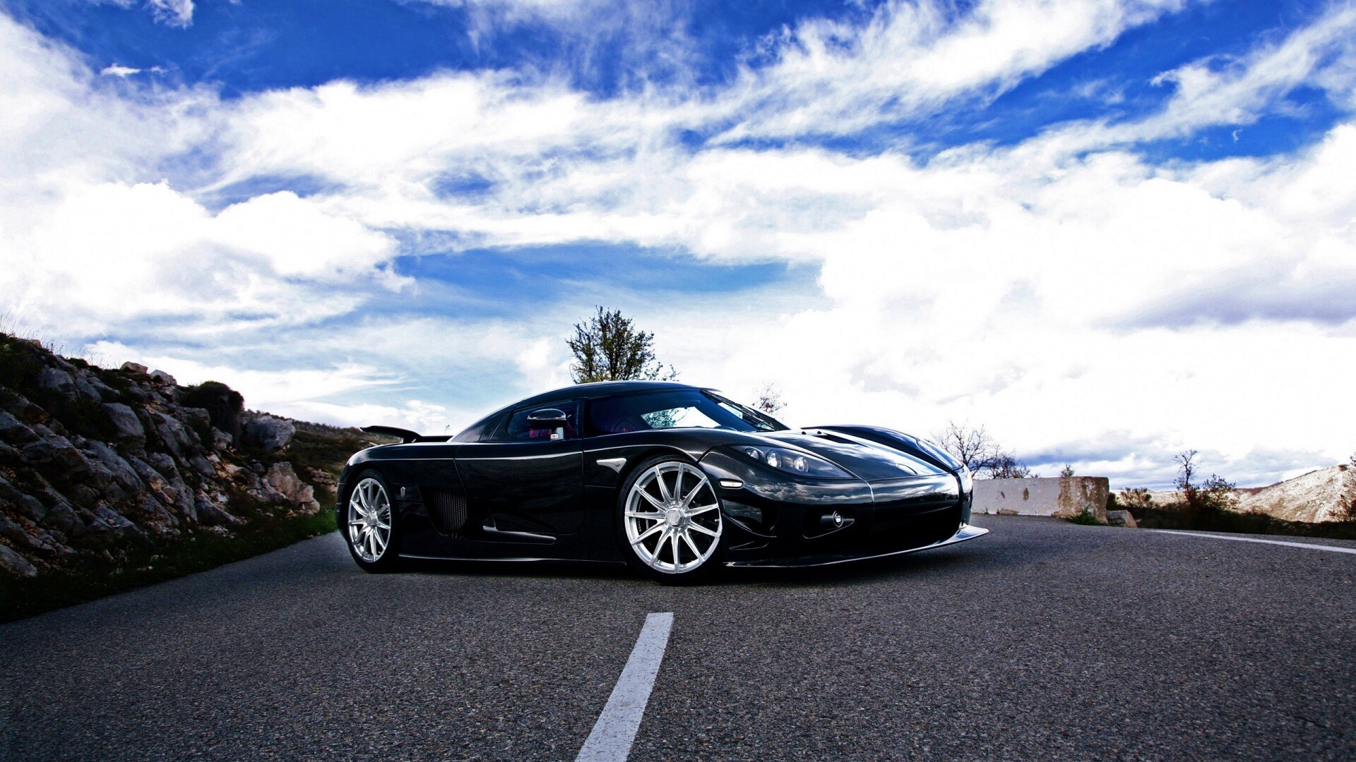 Черный кёнигсег обои