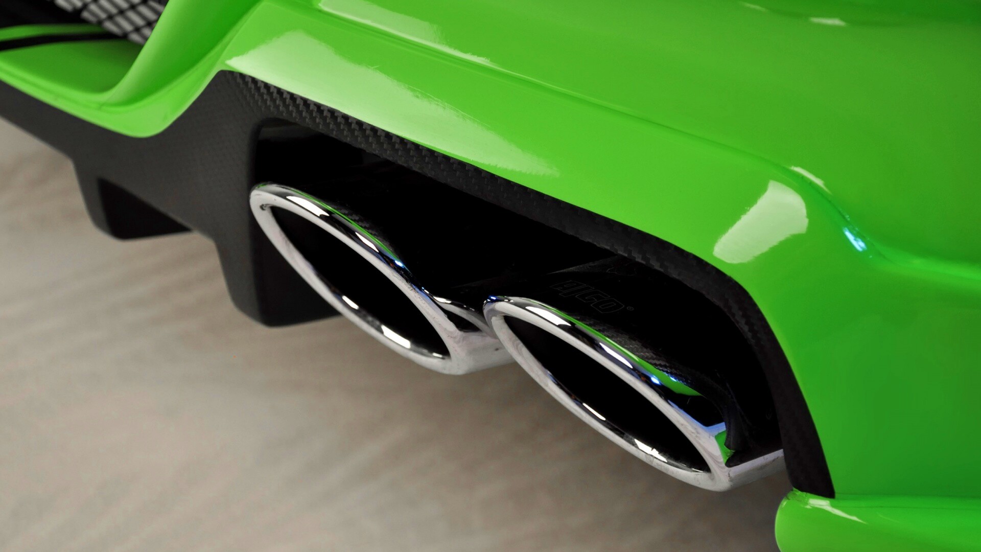 Выхлопная труда обои