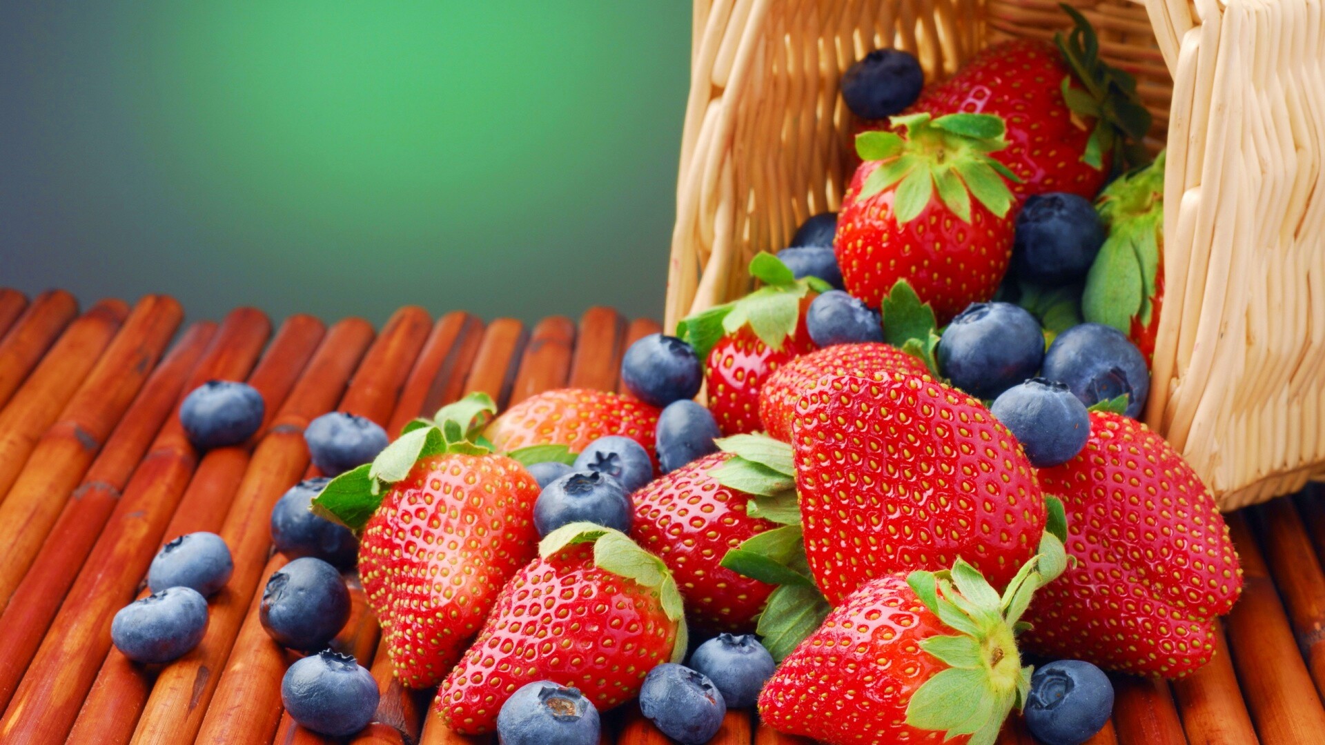 Спелые ягоды обои