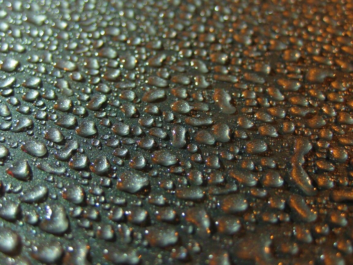 Вода собирается в капли обои