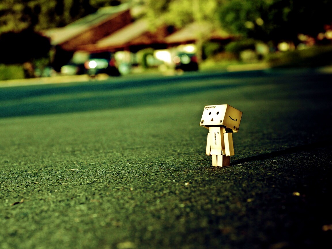 Данбо смотрит вверх обои