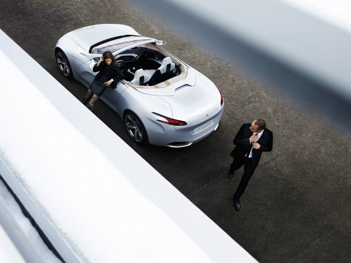 Пара у кабриолета Пежо обои