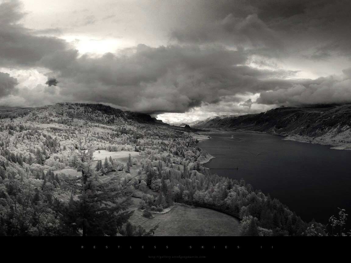 Беспокойное небо обои