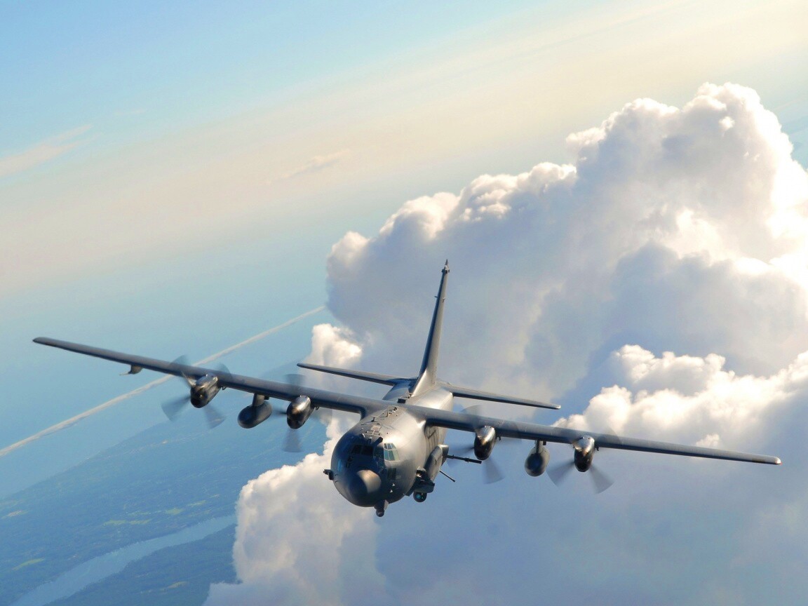 Самолет АС-130 обои