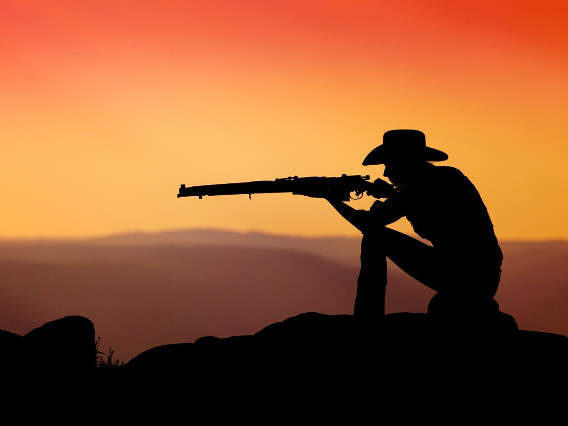 Стрелок на закате обои