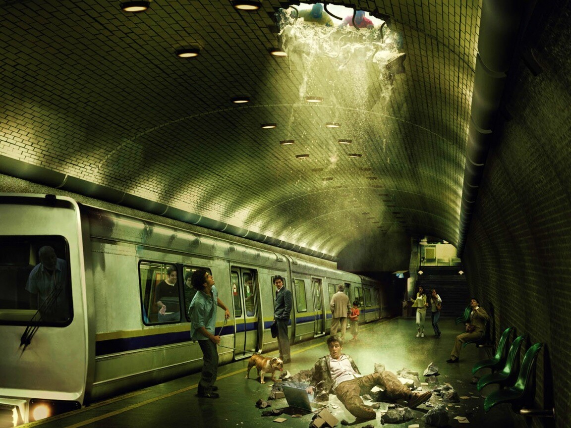 Провалившийся в метро обои