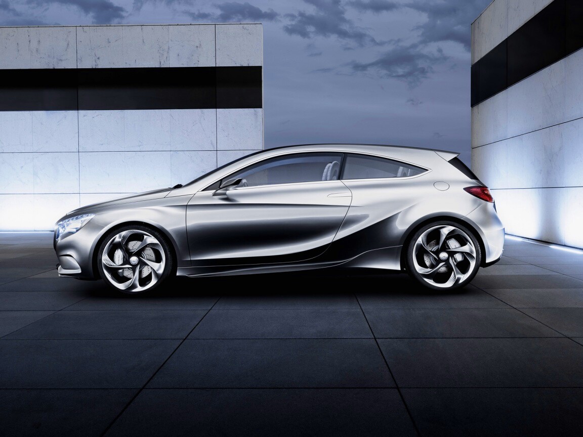 Хэтчбек БМВ обои