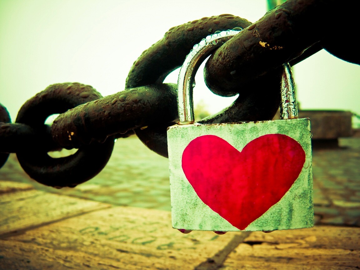 Замочек для влюбленных обои