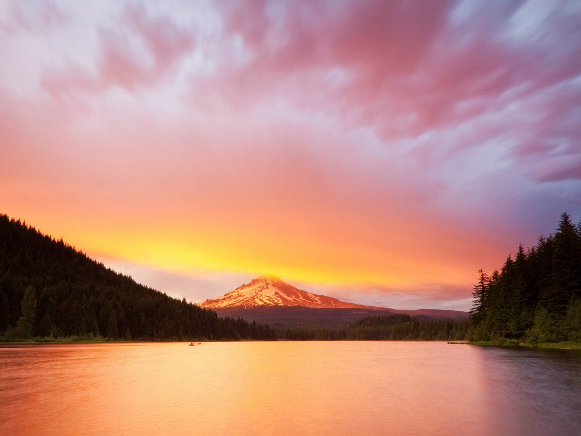Закат над горой обои