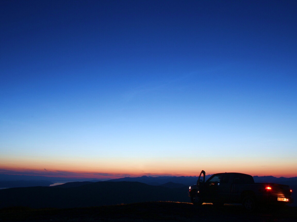 Авто на фоне заката обои