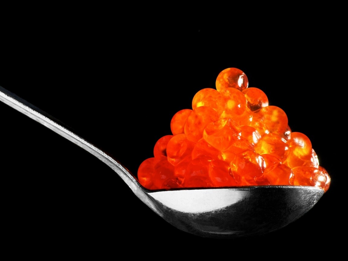 Ложка красной икры обои