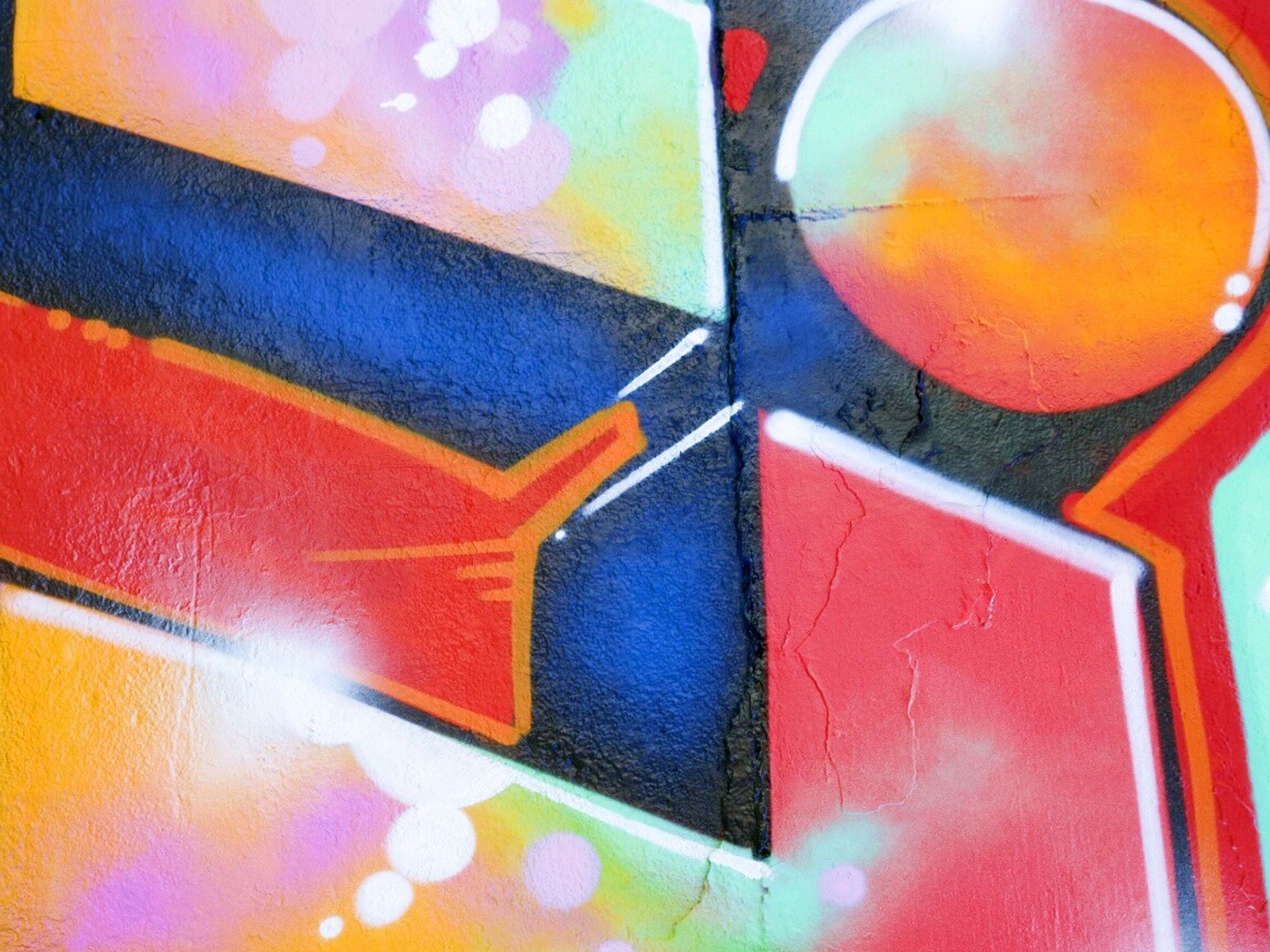 Граффити на стене обои