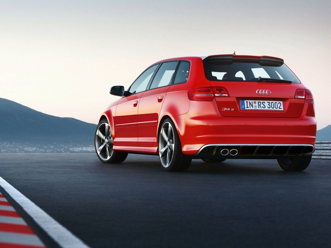 Audi модели RS3 сзади обои