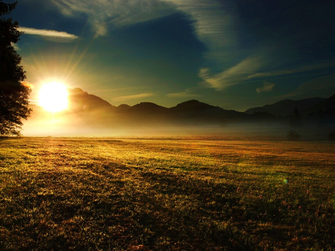 Восход над горами обои