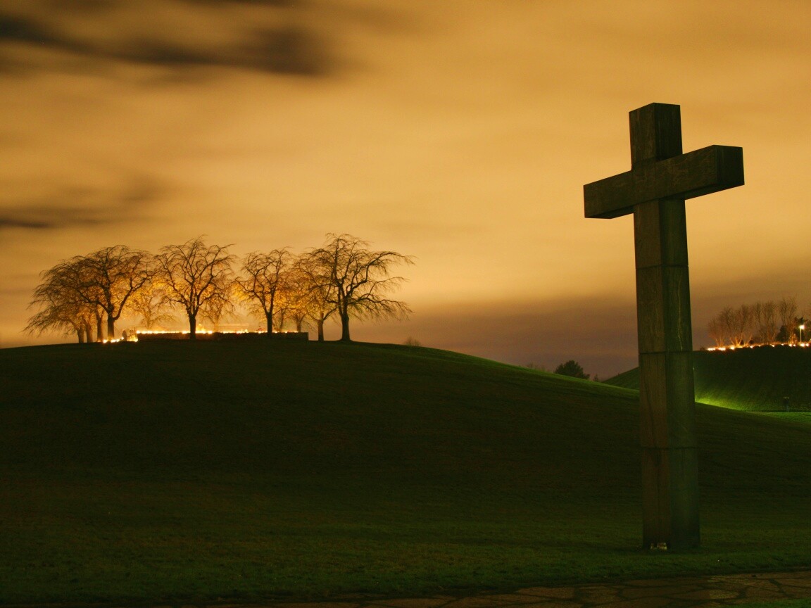 Каменный крест обои